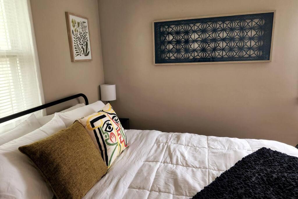 Cozy House Near Lake Erie, 10 Minutes To Downtown. كليفلاند المظهر الخارجي الصورة