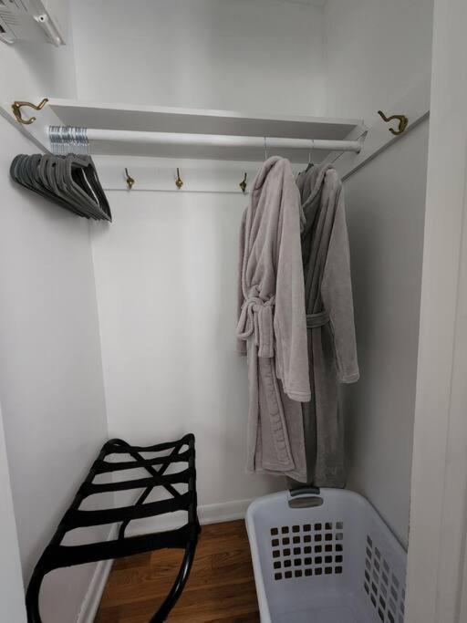 Cozy House Near Lake Erie, 10 Minutes To Downtown. كليفلاند المظهر الخارجي الصورة