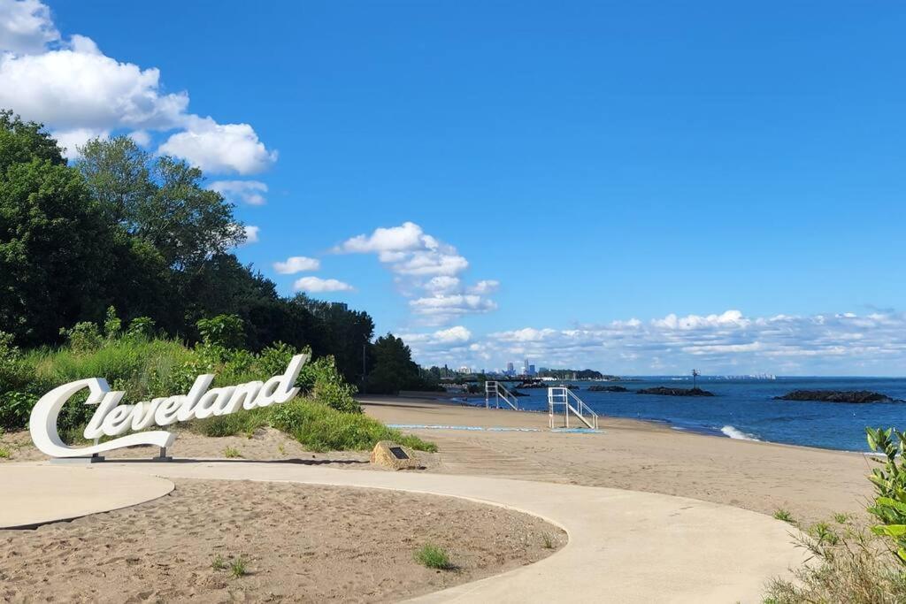Cozy House Near Lake Erie, 10 Minutes To Downtown. كليفلاند المظهر الخارجي الصورة